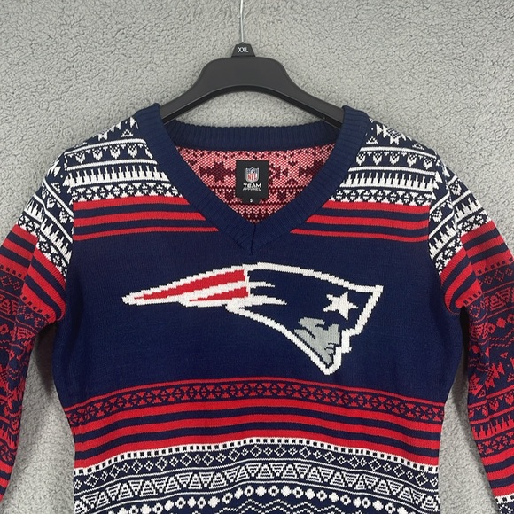 NFL New England Patriots v-neck long sleeve sweater men’s small pullover stretch - Picture 2 of 14